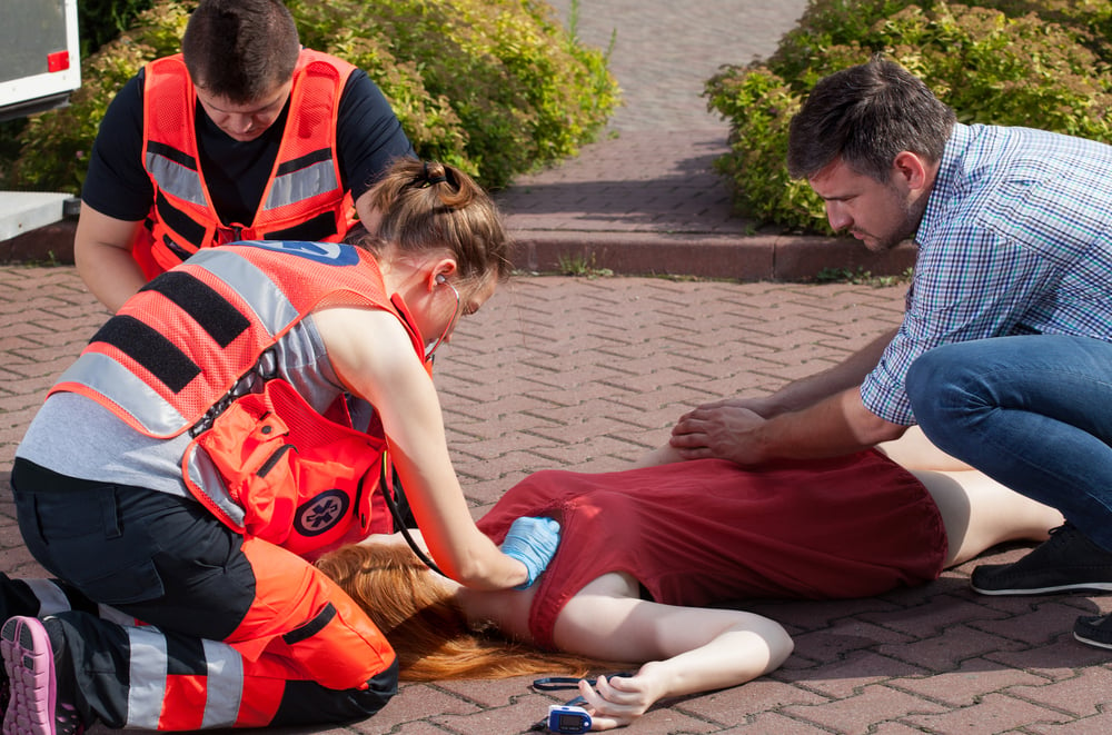 älykalvot sopivat myös ajoneuvojen laseihin esimerkiksi suojaamaan potilaan yksityisyyttä Kuva Shutterstock