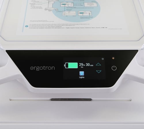 ergotron-carefit-mobiilivaunu-nayttaa-akun-varaustilanteen-kuva-ergotron